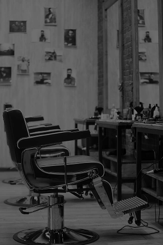 Фризьорски салон с професионално оборудване и козметика за коса