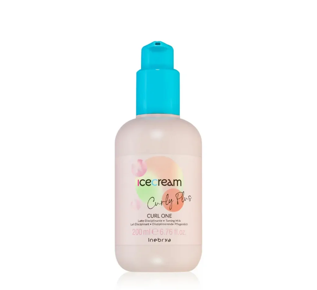 Мляко за къдрава коса Inebrya Curl One 15 в 1. Дефинира, хидратира и предпазва къдриците от фриз и топлина без утежняване.